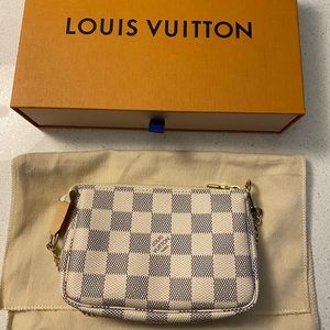 $1️⃣3️⃣7️⃣5️⃣ Mini Pochette Accessoires (Azur- Discontinued)